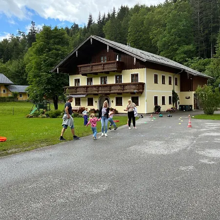 公寓 Pferdehof Almgut - Reiten Fuer Kinder, Und Erholung Nahe Salzburg 芬斯特诺